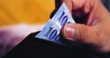 网上被黑风控审核一直不给提款，揭秘如何有效拿回你的钱？